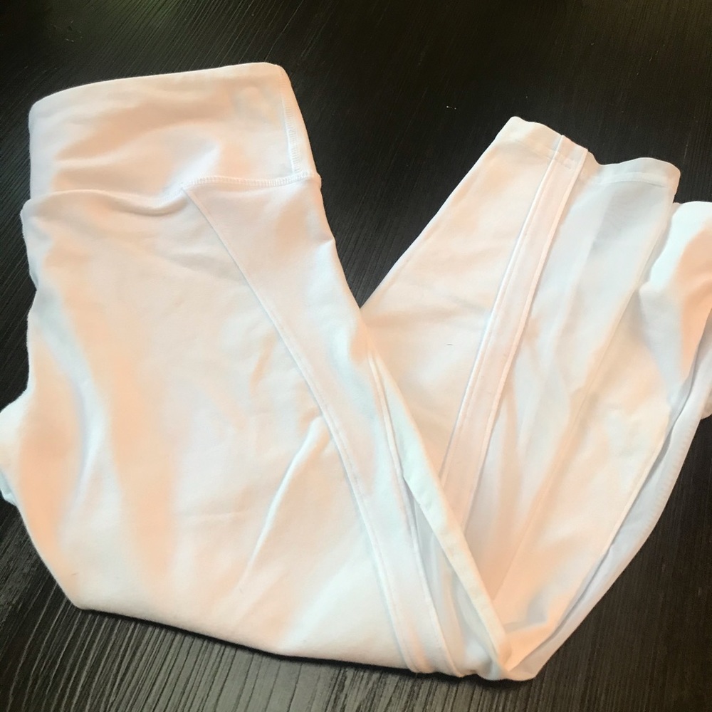 White Alo capris